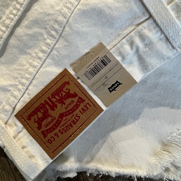 Levi’s mom hight waist short size 31 - Picture 4 of 4